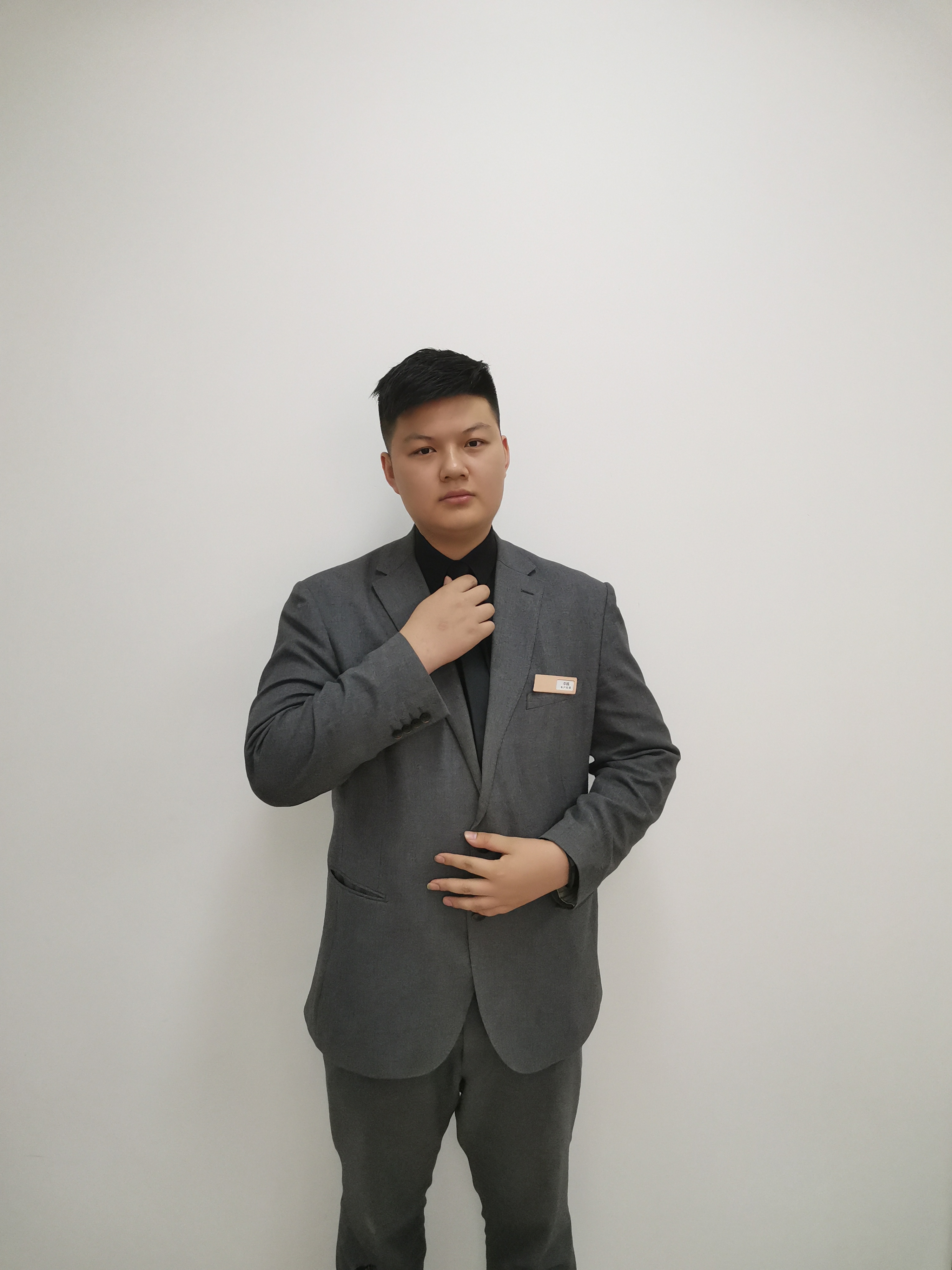 李巍