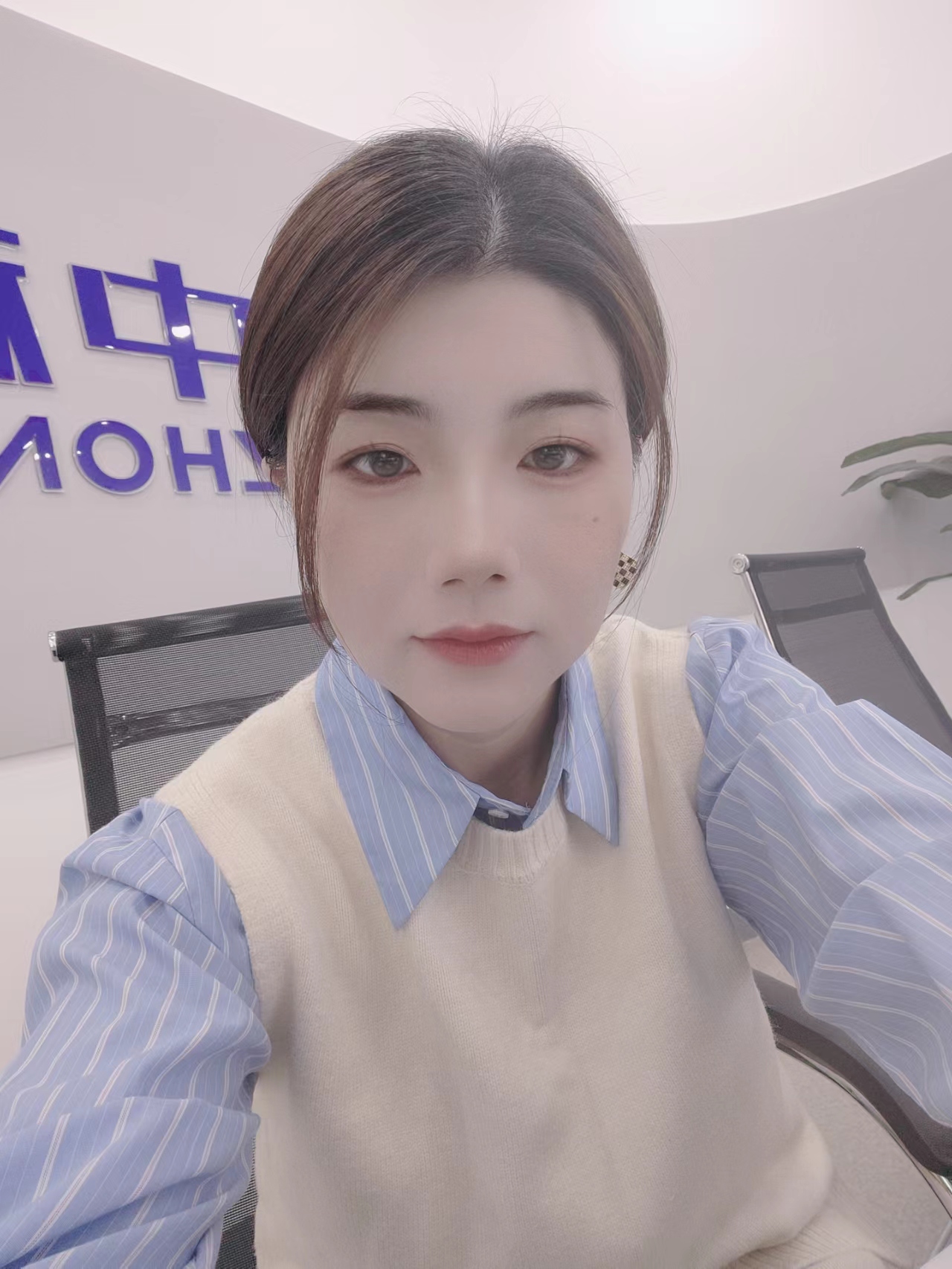 黄晨